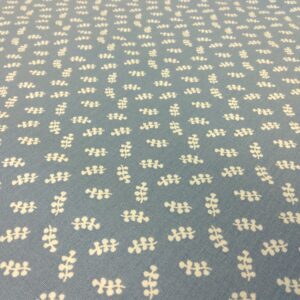 Tissu coton motif feuilles sur fond bleu - Poppy – Image 2